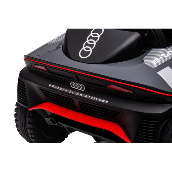 Elektrické autíčko Audi RSQ E-TRON - sivé